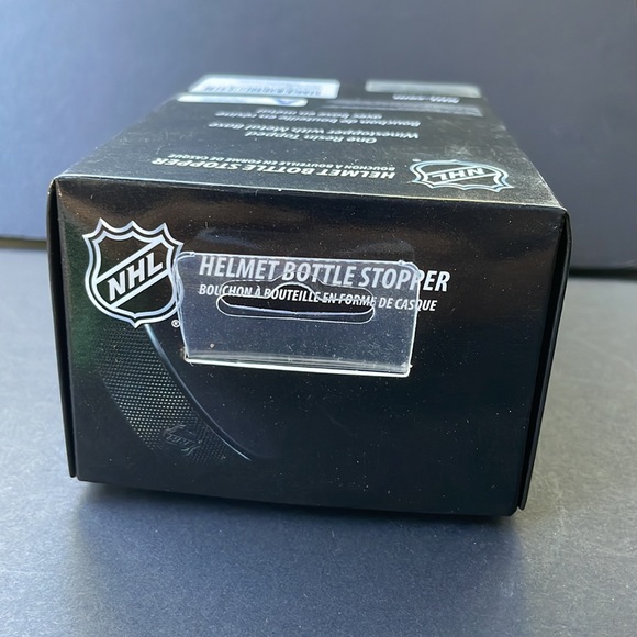 Winnipeg Jets Bottle Stopper New in box Helmet wine cork NHL Gift Barware Gift - Picture 4 of 7